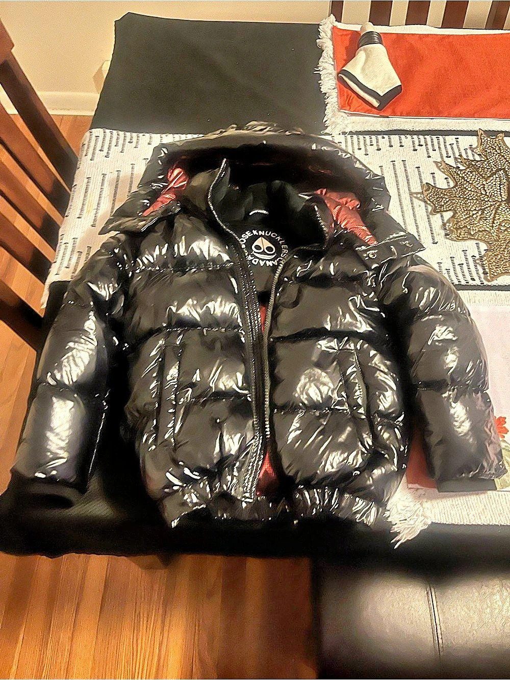 Moose Knuckles Kings Down Shiny Puffer Jacket Black & Red XS